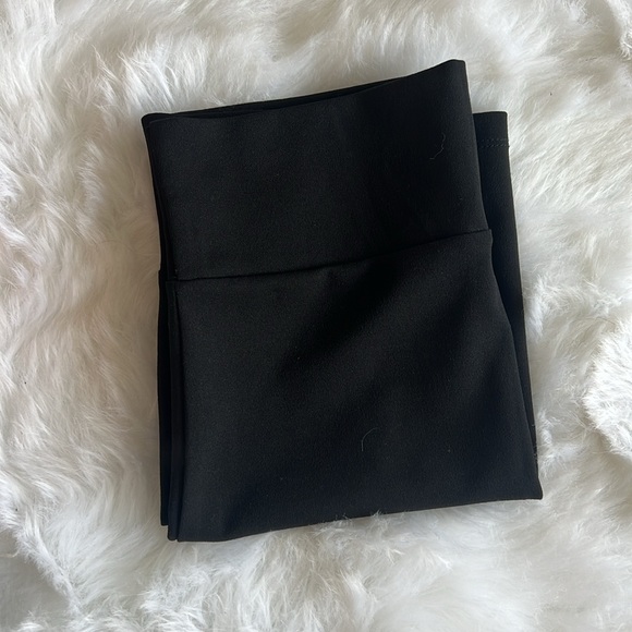 Cute black mini skirt, size medium - Picture 2 of 3